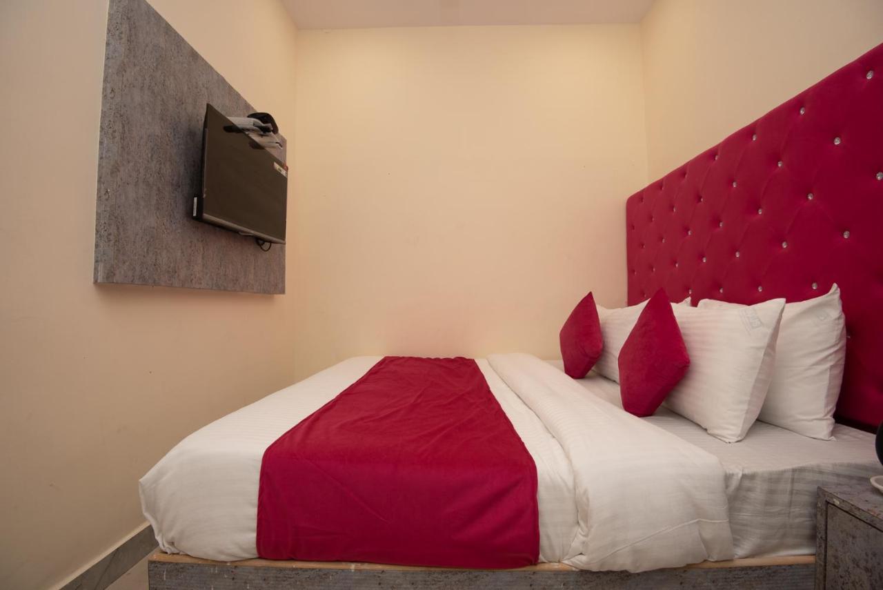Hotel Priceless Suite Bombay Exhibition Centre Goregaon West Mumbai Dış mekan fotoğraf